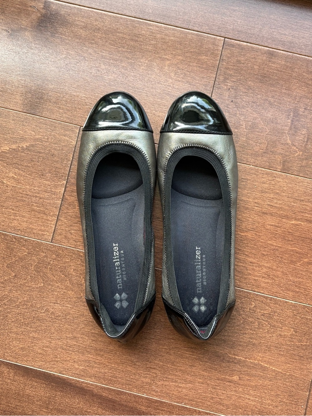 Naturalizer Women's Black Ballet Flats